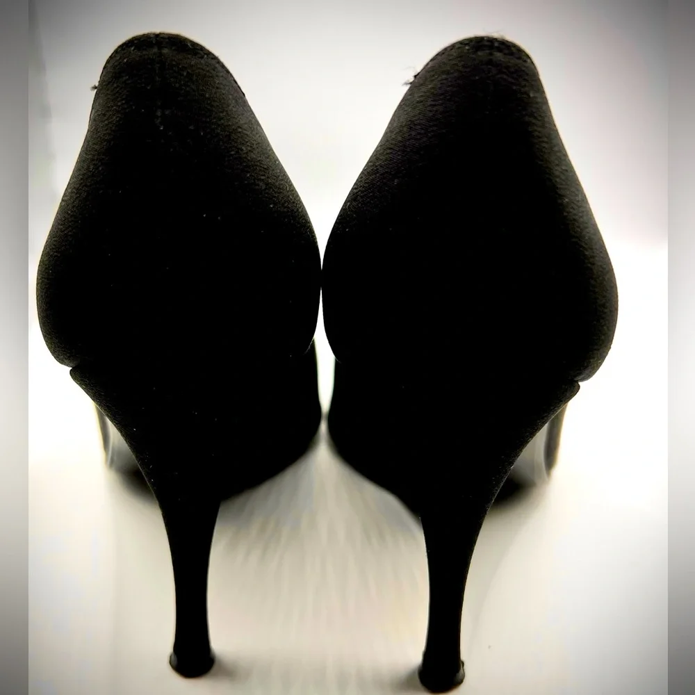 Beautiful Stuart Weitzman Formal Evening Pumps, Black, with Crystals & Lace, 7M